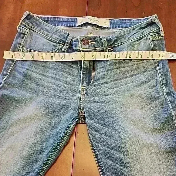 Abercrombie and Fitch Blue Denim Jegging Jean - Picture 8 of 9
